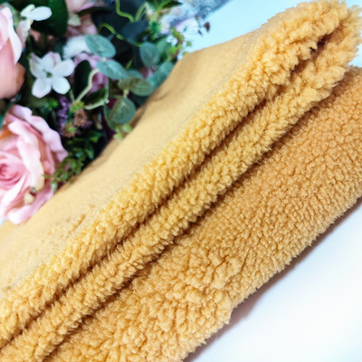 Afwijking Gebreide Sherpa-de Polyester Gele Jacquard van de Vachtstof 100% voor Kledingstuk