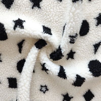Zwart-wit die Sherpa-de Jacquardgaren van de Vachtstof voor Backoack-Vloer Mats Pillow wordt geverft