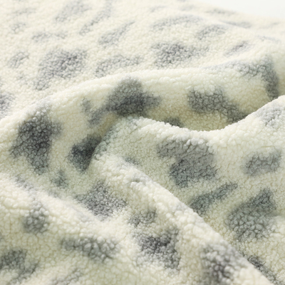 100% polyester Gedrukte Sherpa-Vachtstof 150D 288F 300gsm voor Zakkenstoel Pajams
