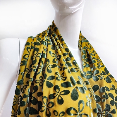 Koreaanse het Fluweelstof 140gsm van het bloempatroon voor de Slijtagesjaal van Vrouwen